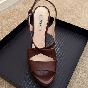 PRADA leather strappy platform sandal. COLOR : Cacao (brown)